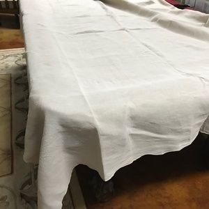 Linen table cloth